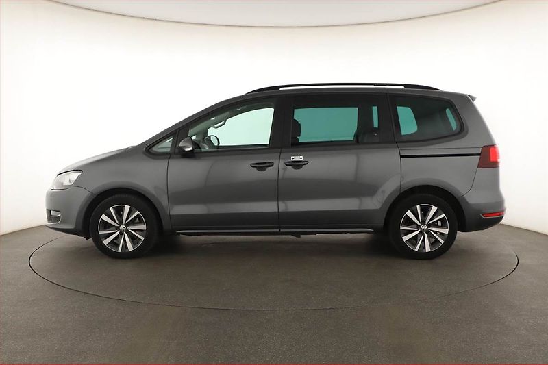 Volkswagen Sharan (2019) 2.0 TDI BMT, Automat, 7 míst - fotka 3 z 21