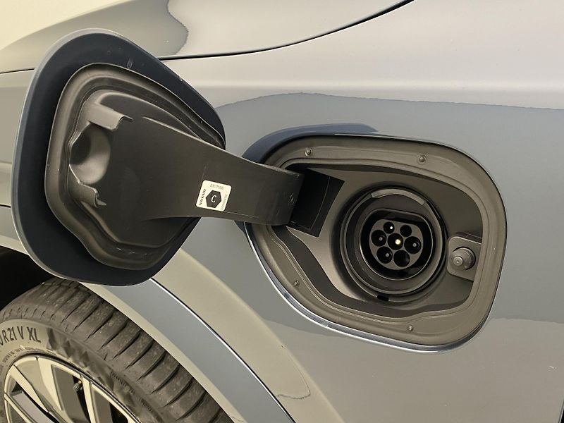 Volvo XC90 (2026) T8 AWD Plug-in DARK PLUS 7m - fotka 19 z 67