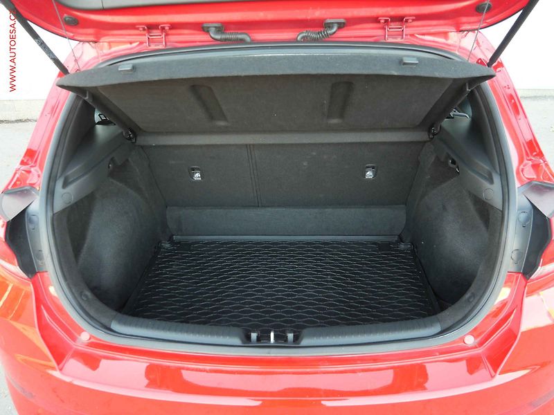 Hyundai i30 (2022) 1.0 T-GDi, ČR, Comfort - fotka 7 z 21