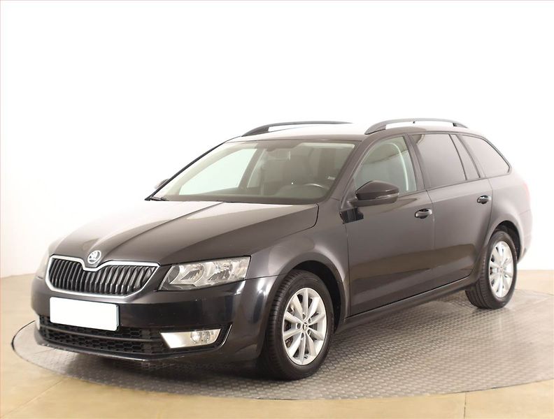 Škoda Octavia (2015) 2.0 TDI, Navi, Tempomat - fotka 2 z 16