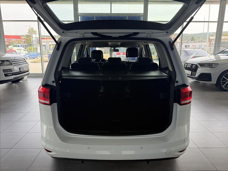 Volkswagen Touran 1,2   TSI,COMFORTLINE,SERVISKA - fotka 20 z 22