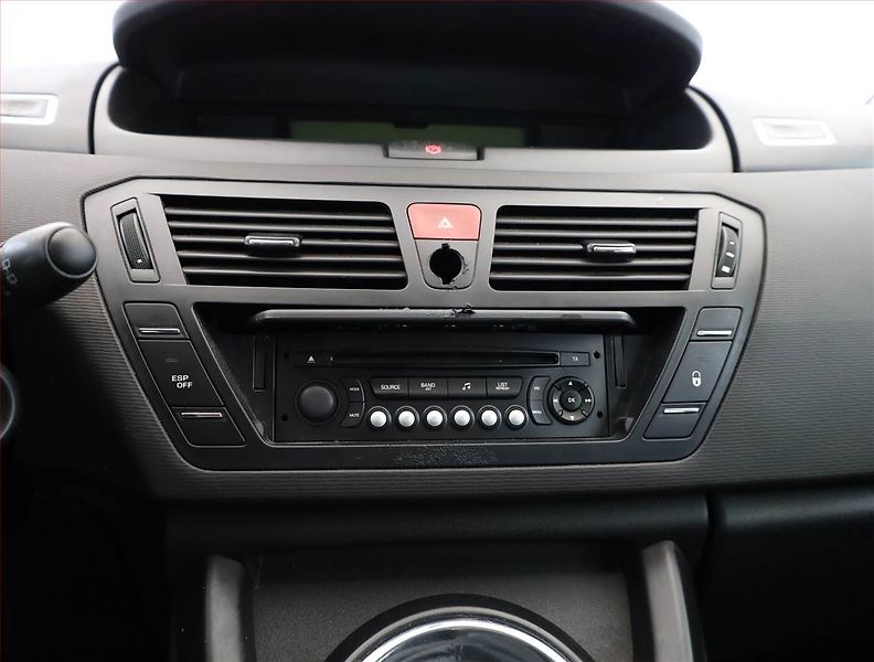 Citroën C4 Picasso (2012) 1.6 VTi, 7 míst, po STK, Tažné - fotka 10 z 15