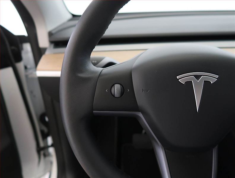 Tesla Model Y (2023) Long Range AWD 79kWh, SoH 92% - fotka 28 z 33