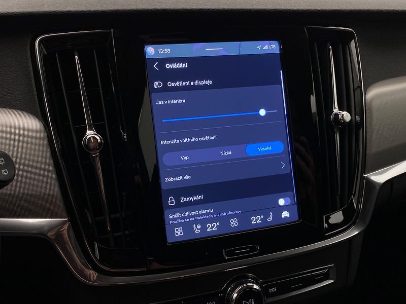 Volvo V90 T6 AWD RECHARGE REZERVACE - fotka 49 z 58