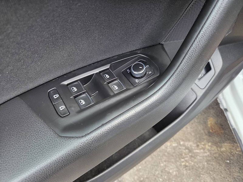 Volkswagen Touareg (2019) 3.0 TDI DSG Vzduch - fotka 16 z 42
