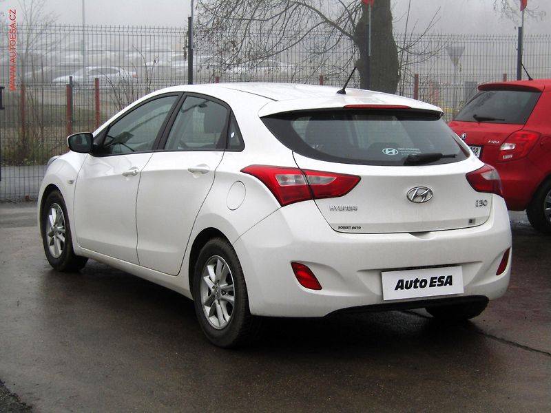 Hyundai i30 (2013) 1.6 CVVT, 1.maj,ČR, AC - fotka 6 z 16
