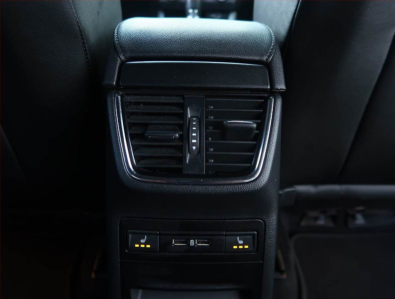 Škoda Octavia (2019) Laurin&Klement 2.0 TDI - fotka 26 z 27