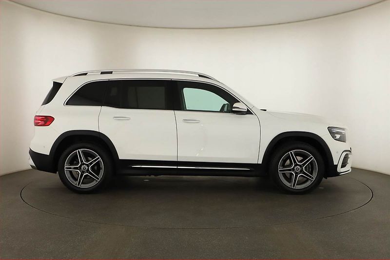 Mercedes-Benz GLB (2024) 200 d 4MATIC - fotka 6 z 21