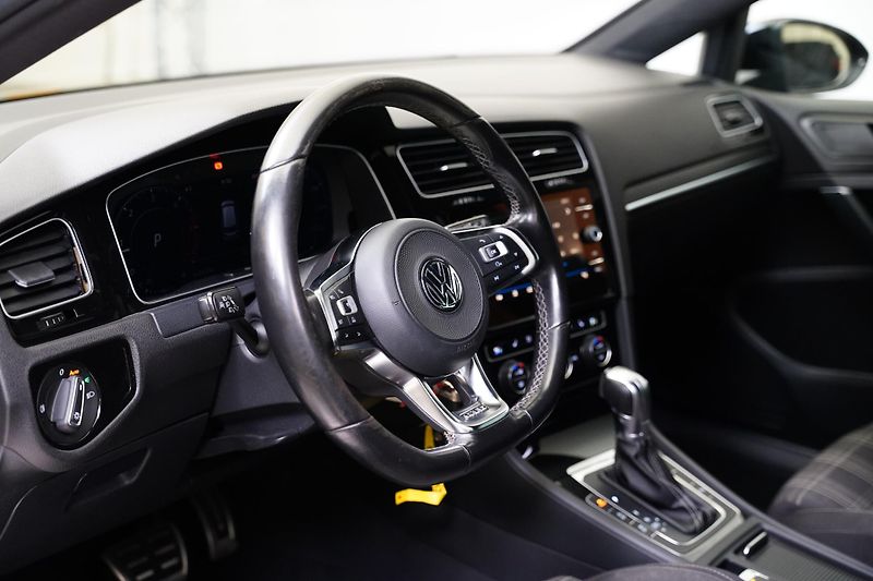 Volkswagen Golf - fotka 14 z 27