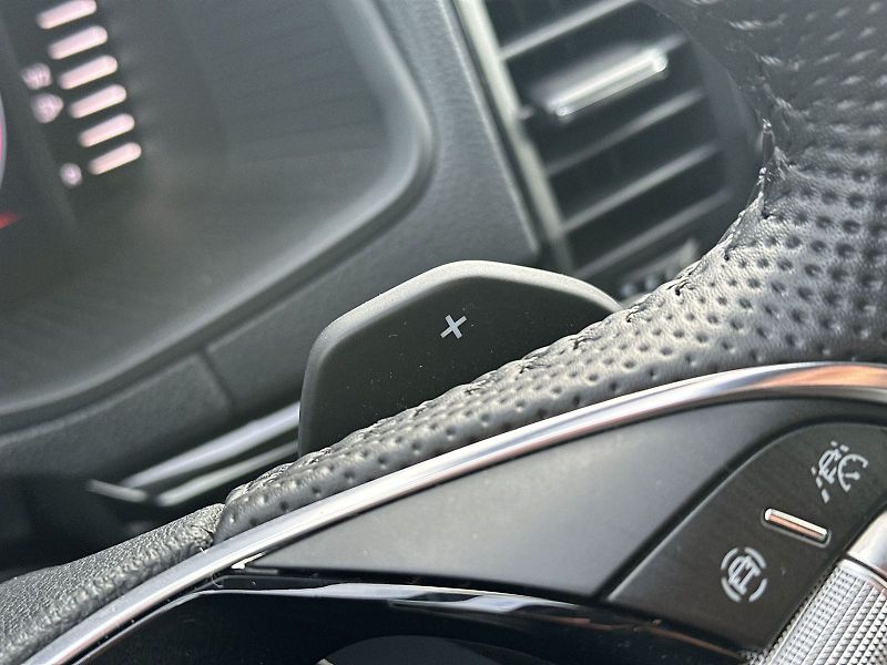 Škoda Karoq (2025) 2.0 TDI 4x4 DSG Sportline - fotka 21 z 33