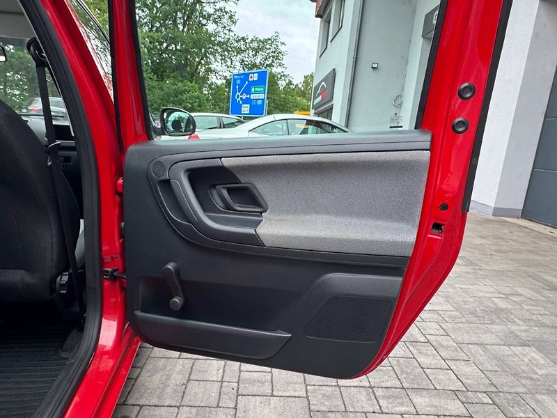 Škoda Roomster (2009) 1.2 HTP - fotka 12 z 28