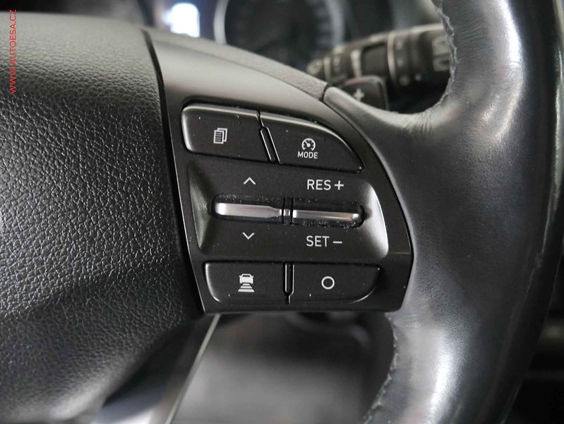 Hyundai i30 (2017) 1.5 T-GDI, ČR, DSG, LED - fotka 20 z 27