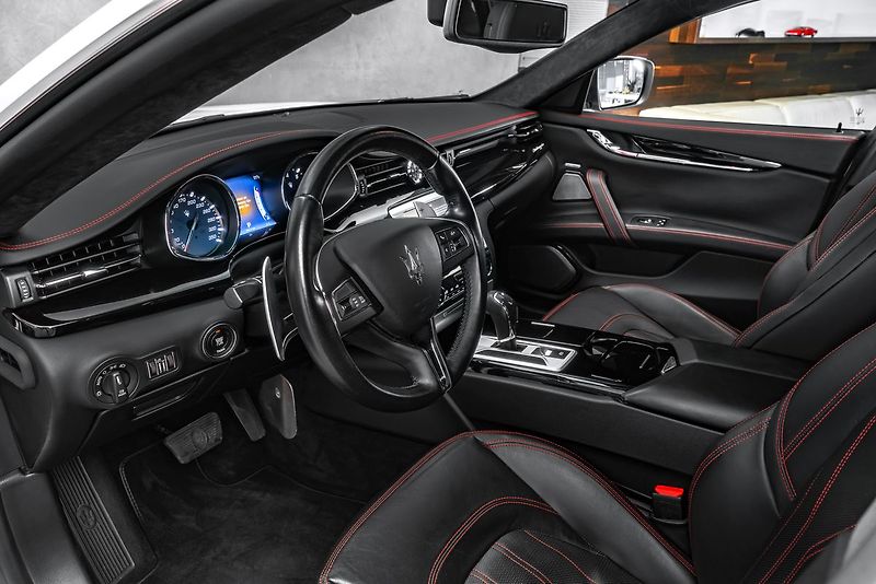 Maserati Quattroporte GTS V8 530PS - fotka 12 z 25
