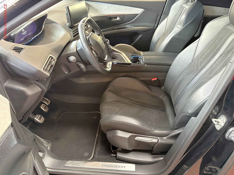 Peugeot 5008 (2021) 1.5 HDI, 1.maj, LED, panor. - fotka 9 z 17