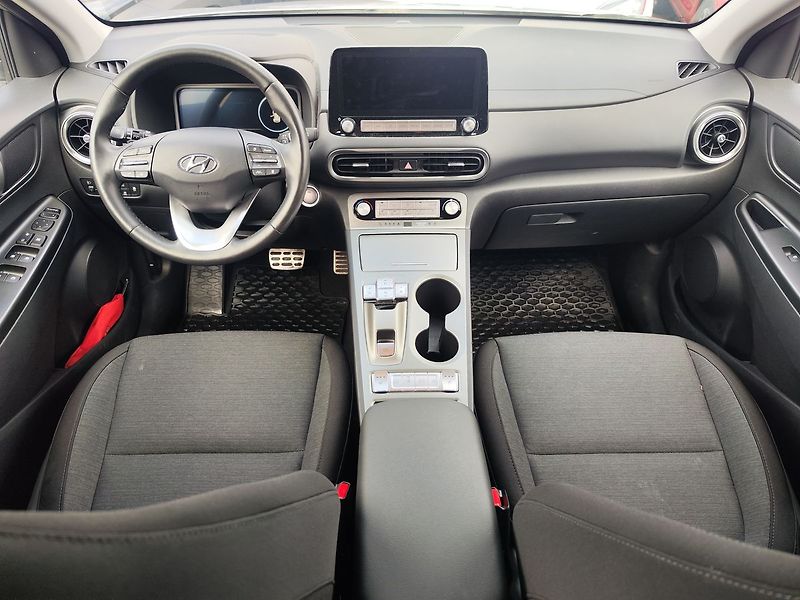 Hyundai Kona EV/150kW 64kWh Style AT - fotka 13 z 35