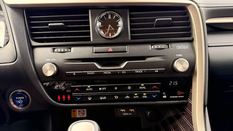 Lexus RX 450h 450H 3,5 HEV LUXURY - fotka 15 z 26