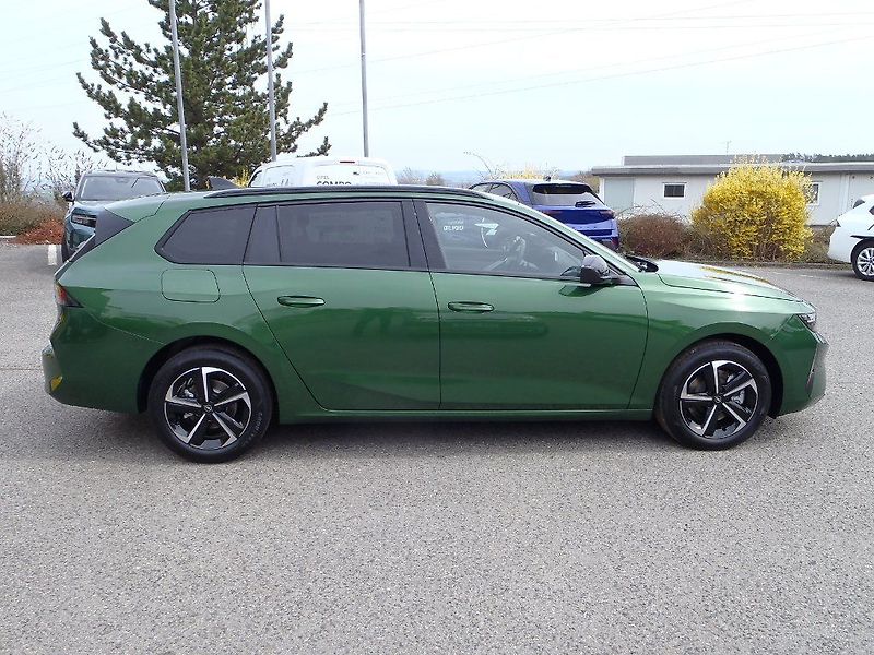 Opel Astra ST Edition Hybrid 1.2 Turbo - fotka 4 z 33