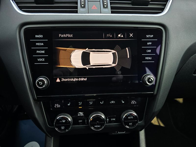 Škoda Octavia 2.0TDI 110KW STYLE FULL LED ČR - fotka 28 z 33