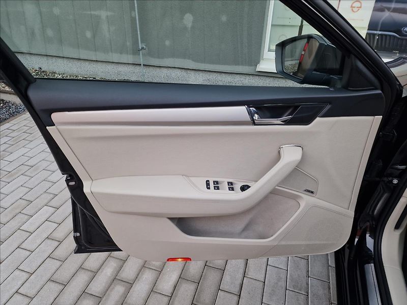 Škoda Superb 2.0TDI 147kW 4x4 DSG L&K,1Maj - fotka 38 z 50