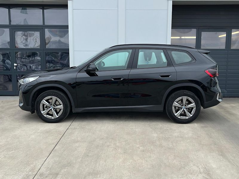BMW X1 sDrive18i - fotka 3 z 22