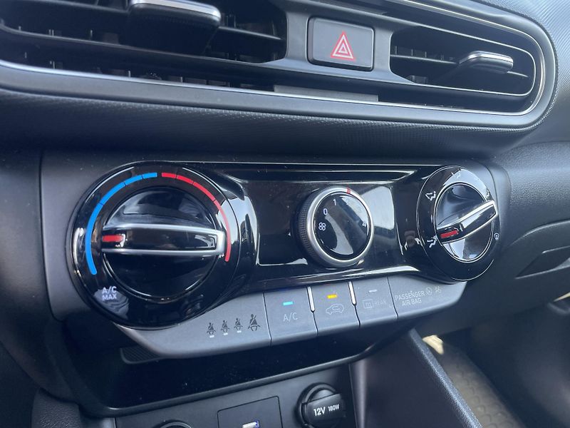Hyundai Kona COMFORT 1.0 T-GDi 88 kW - fotka 14 z 23