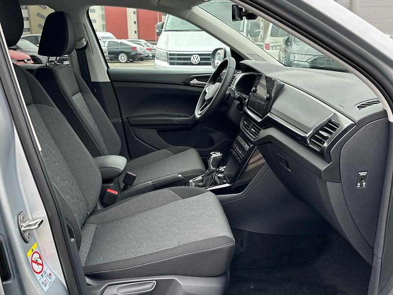 Volkswagen T-Cross (2025) People 1.0 TSI 85 kW 7DSG - fotka 12 z 22