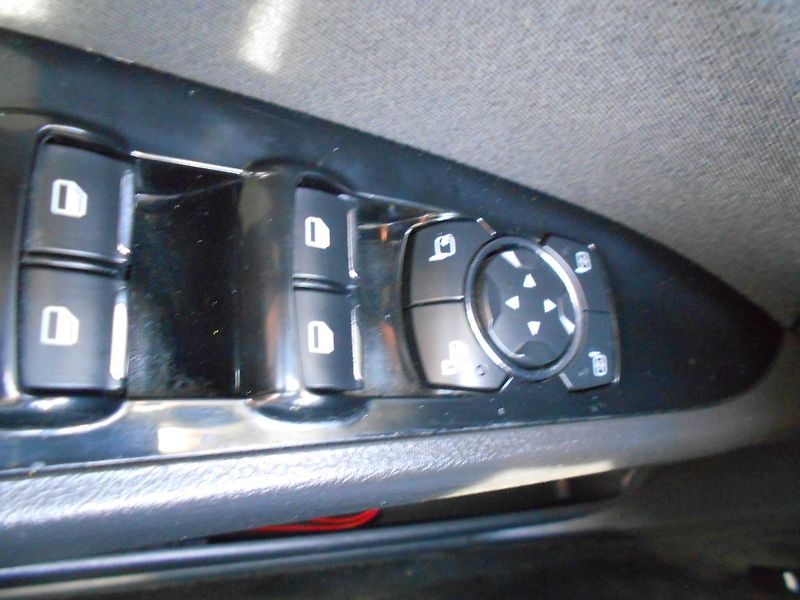 Ford Mondeo (2015) 2,0 132kW automat navi 4x4 - fotka 11 z 18