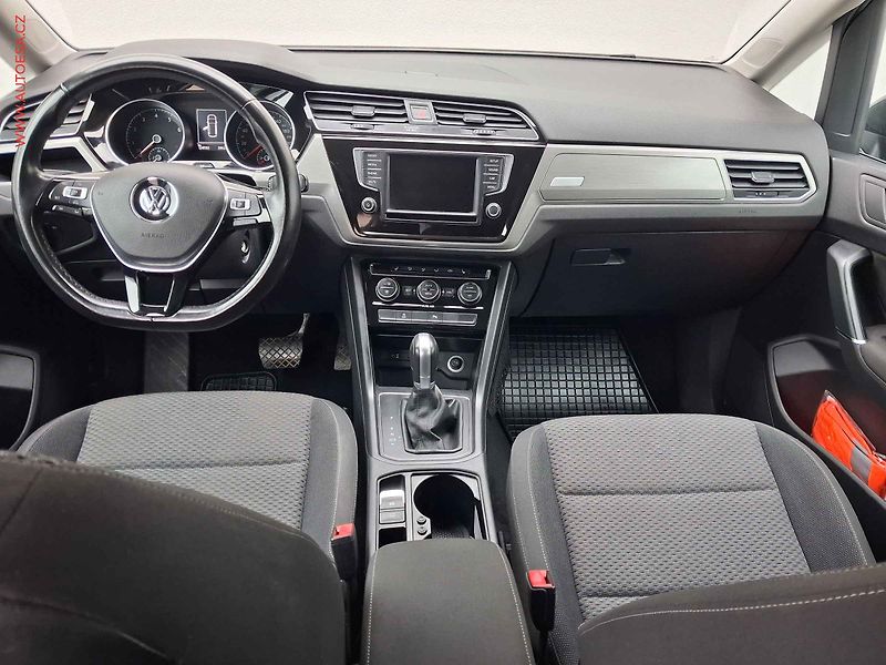 Volkswagen Touran (2016) 1.4TSi, 2.maj, DSG, LED - fotka 8 z 17