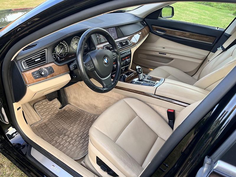 BMW Řada 7 740 LI,LONG,240KW,MINISTERSTVO - fotka 11 z 49