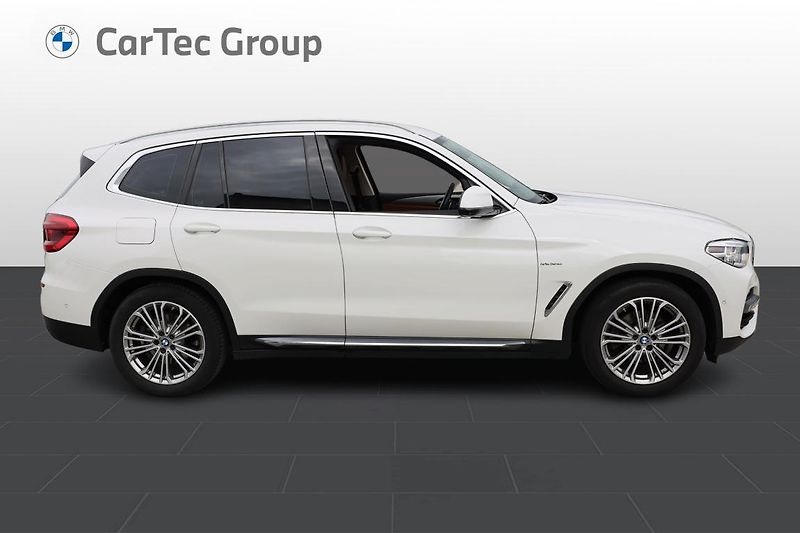 BMW X3 xDrive20d - fotka 6 z 17