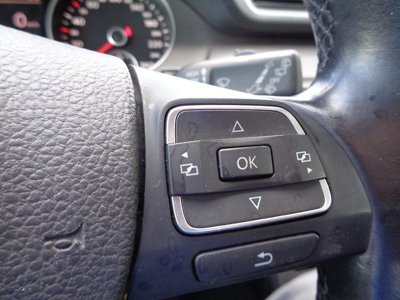 Volkswagen Passat 2,0 TDI Comfortline  103 kW - fotka 14 z 27