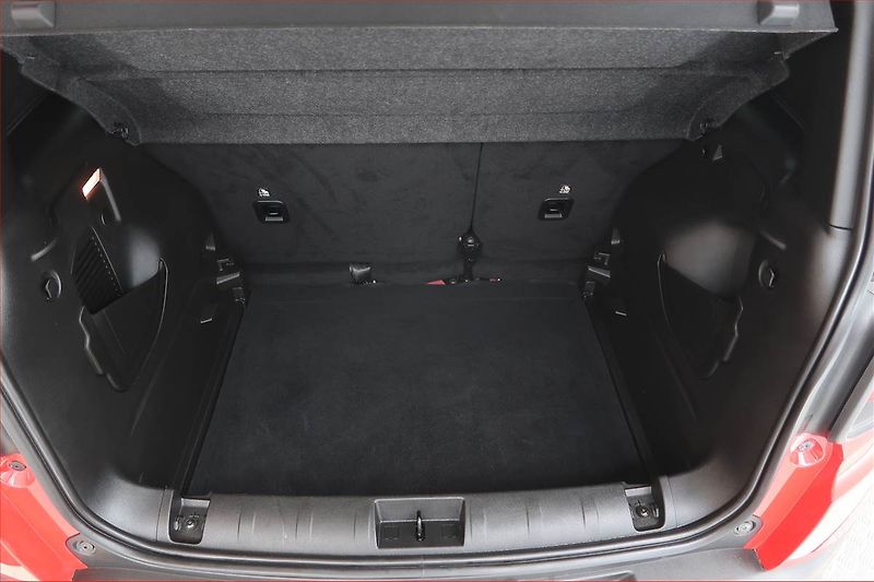 Jeep Renegade (2023) Justice 1.5 Turbo e-Hybrid - fotka 14 z 17