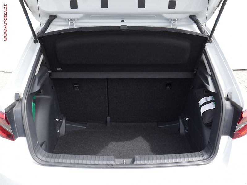 Škoda Fabia (2022) 1.0 TSI, 1.maj,ČR, Style, LED - fotka 7 z 20