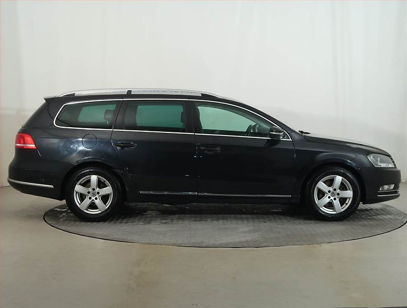 Volkswagen Passat (2011) 2.0 TDI, Tempomat - fotka 6 z 12