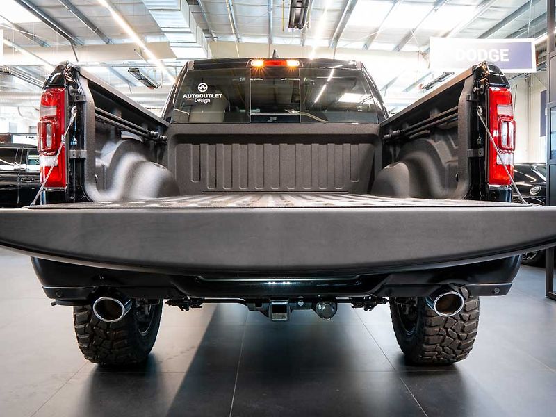 Dodge RAM (2025) 5.7 V8 Laramie 6 LIFT LPG - fotka 5 z 40