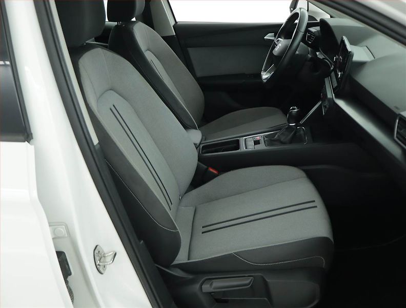 Seat Leon (2022) Style 1.5 TSI, Serv.kniha - fotka 9 z 15