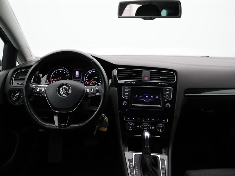Volkswagen Golf 1,4 TSI 90kW DSG Highline Xeno - fotka 28 z 36