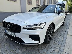 Volvo V60 B4 2,0 145 KW R design - fotografie inzerátu