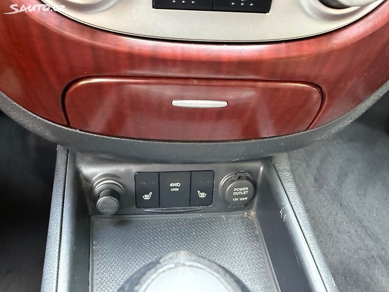 Hyundai Santa Fe (2009) 2.2CRDi, 114kw 4x4 Aut. Tažné - fotka 19 z 21