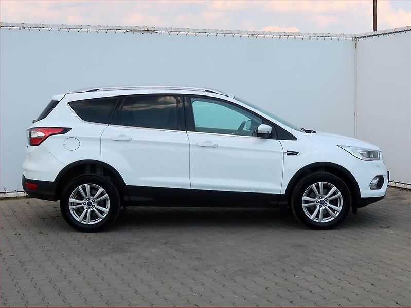 Ford Kuga (2019) 1.5 TDCi, Serv.kniha, Navi - fotka 6 z 17