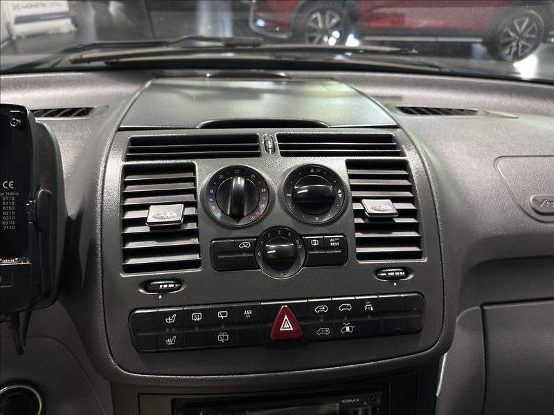 Mercedes-Benz Vito 2,2   CDI ČIDLA TAŽNÉ 6 MÍST - fotka 11 z 26