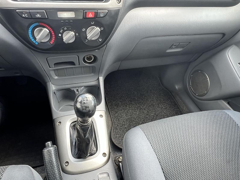 Toyota RAV4 (2001) - fotka 26 z 26