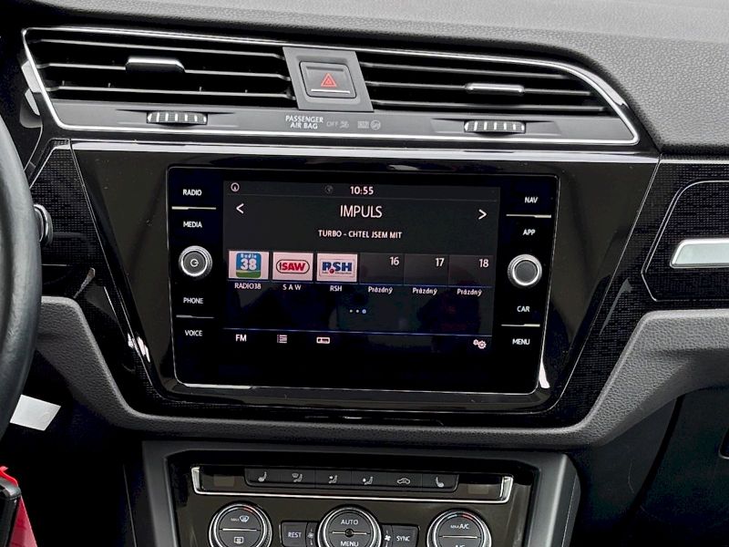 Volkswagen Touran (2017) 1.4 TSi 110kW DSG - fotka 23 z 33