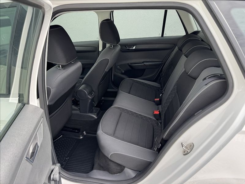 Škoda Fabia 1,0 TSI DPH tažné 1.maj. ČR - fotka 19 z 50