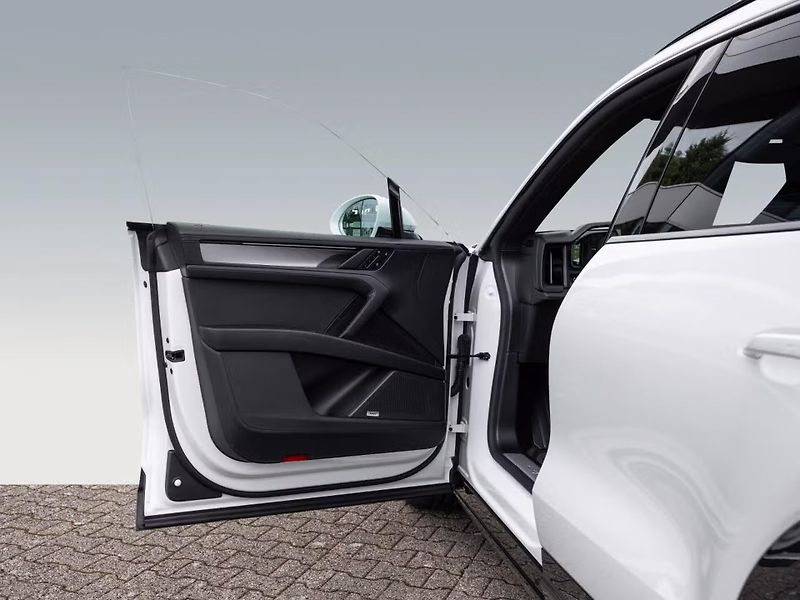 Porsche Cayenne Electric Pano 360 Matrix Tažné - fotka 8 z 23