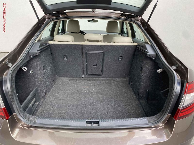 Škoda Octavia (2017) 1.8 TSi, ČR, Style, DSG, LED - fotka 7 z 18