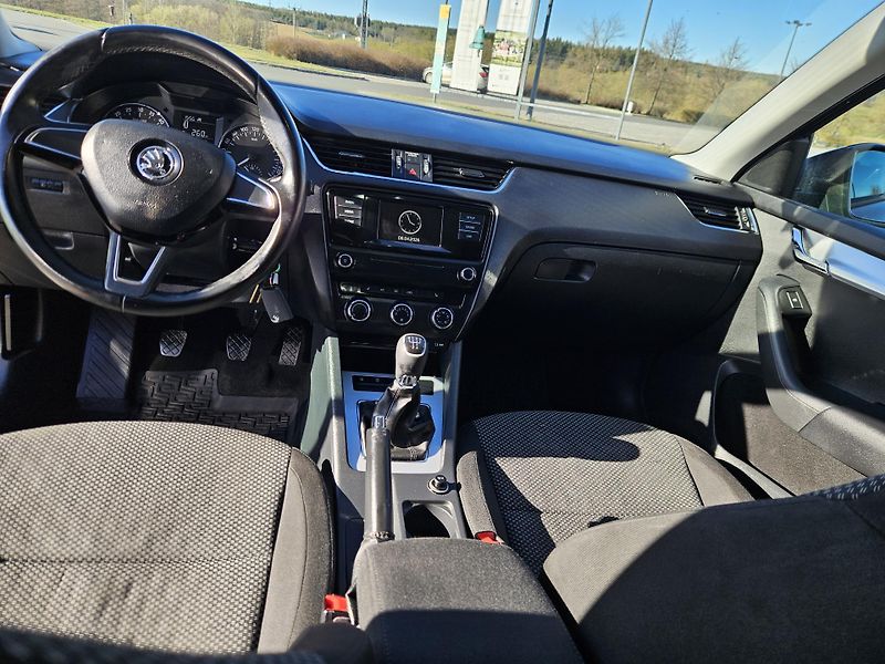 Škoda Octavia (2015) SUPER STAV, 81KW, SPLÁTKY  - fotka 14 z 23