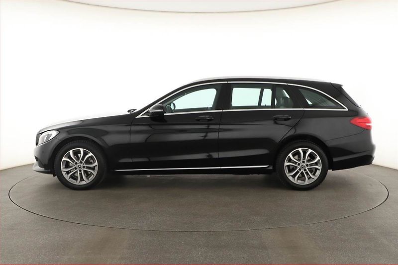 Mercedes-Benz Třídy C (2017) C 200 4MATIC, 4X4, Automat - fotka 3 z 21
