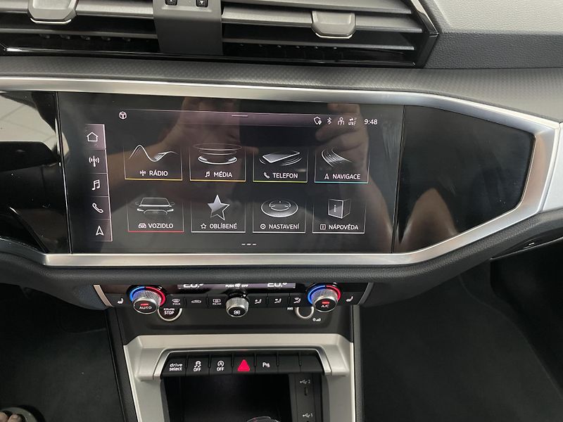 Audi Q3 40TDi ČR Sportback REZERVACE - fotka 26 z 32
