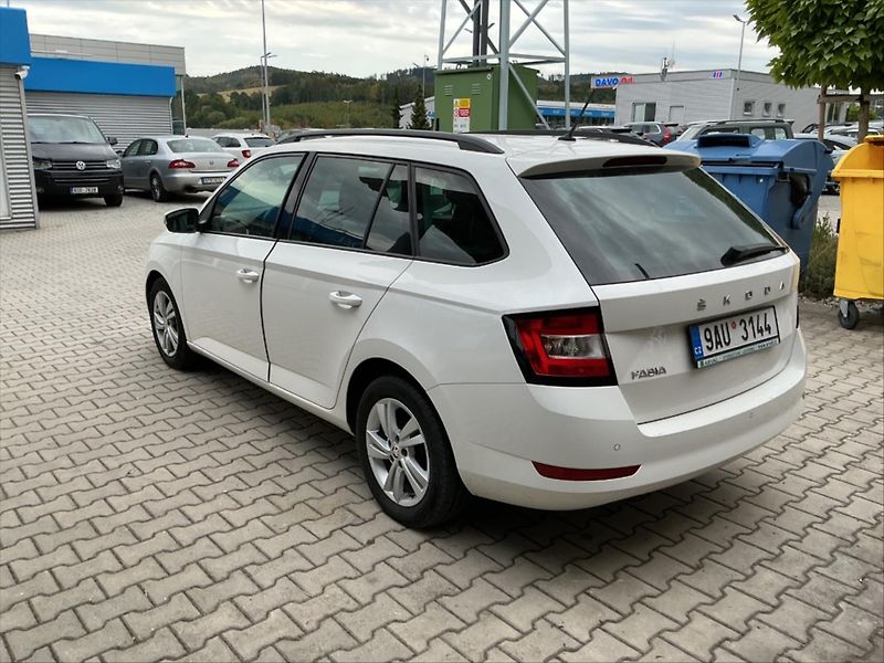 Škoda Fabia 1,0 Aut.klima Tempomat - fotka 2 z 25